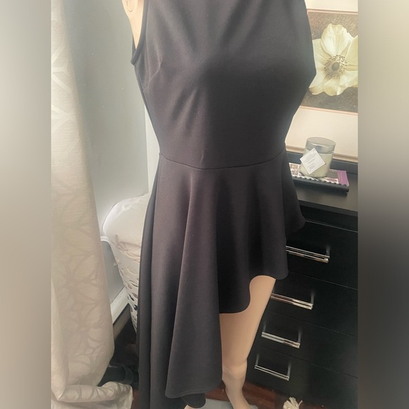 Elegant Black Asymmetrical top  size medium - Picture 3 of 6